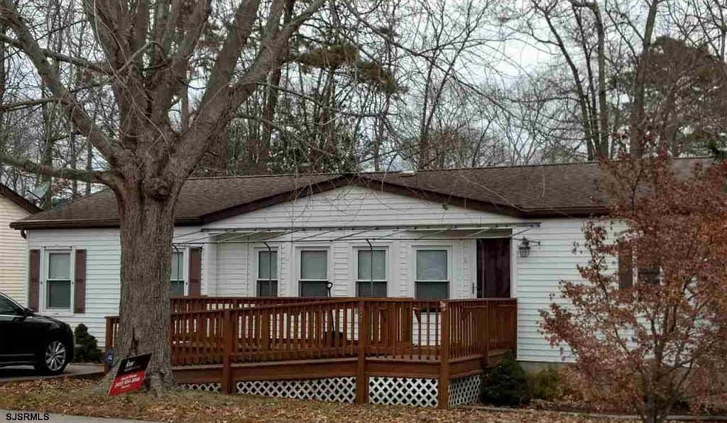 37 Defeo Ln, Somers Point, NJ