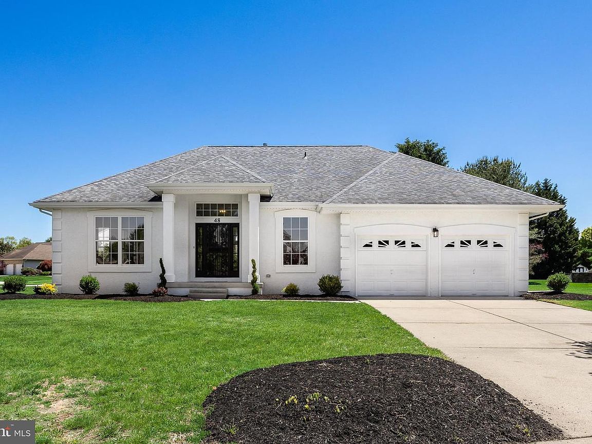 48 Parry Dr, Hainesport photo 1