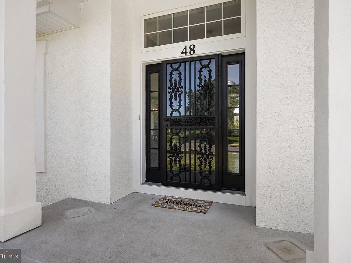 48 Parry Dr, Hainesport photo 3
