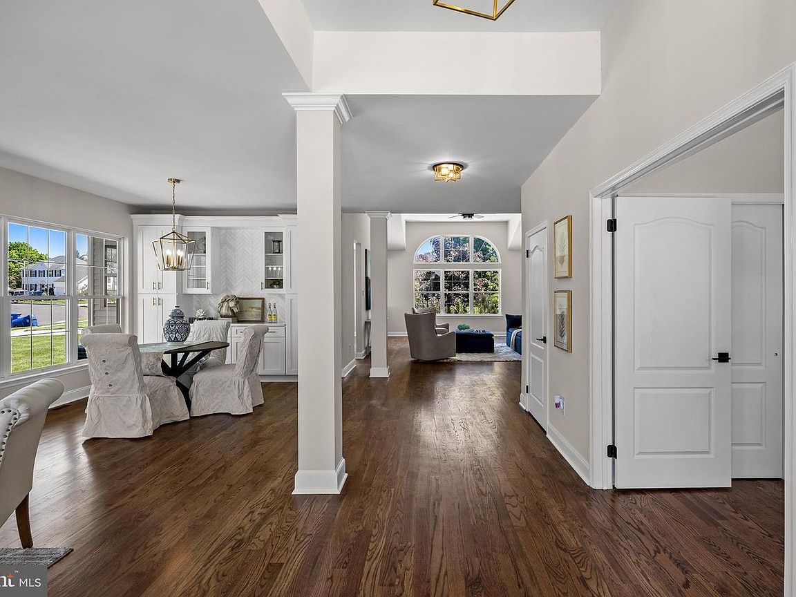 48 Parry Dr, Hainesport photo 4