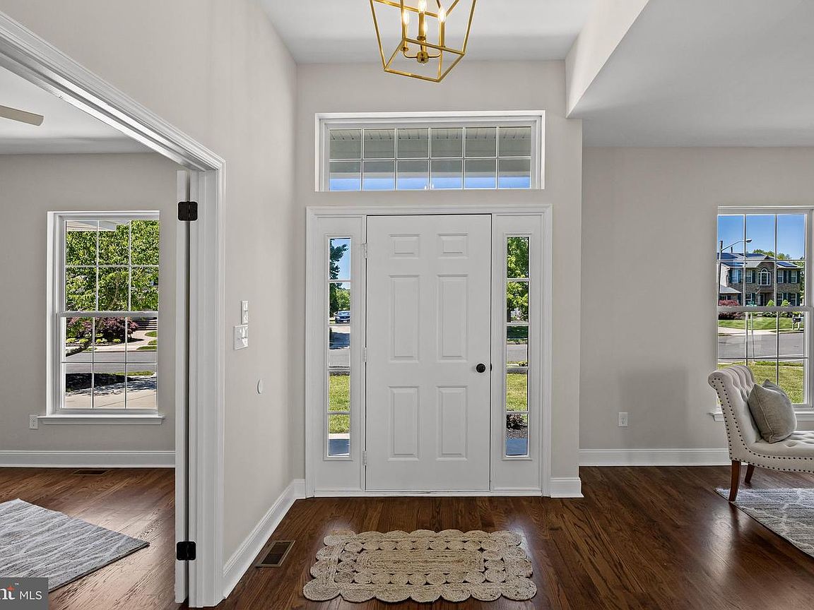 48 Parry Dr, Hainesport photo 5